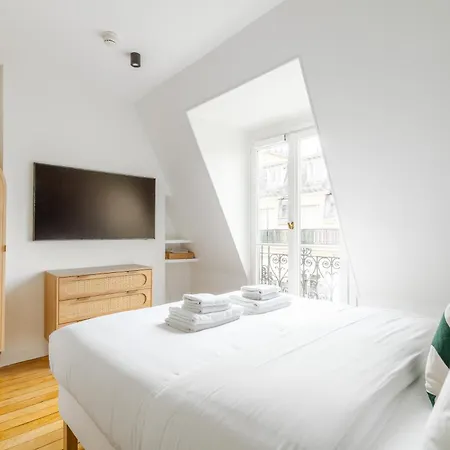 Le Brad Pitt - Passy Tour Eiffel A Pied- 4 Personnes - Logement Entierement Climatise Apartamento *