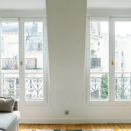 Le Brad Pitt - Passy Tour Eiffel A Pied- 4 Personnes - Logement Entierement Climatise Apartamento *