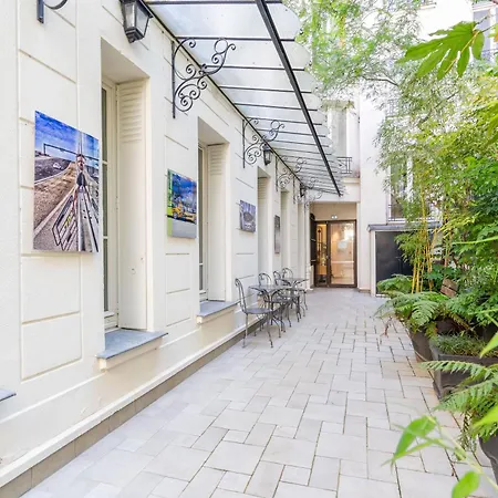 Le Brad Pitt - Passy Tour Eiffel A Pied- 4 Personnes - Logement Entierement Climatise Paris